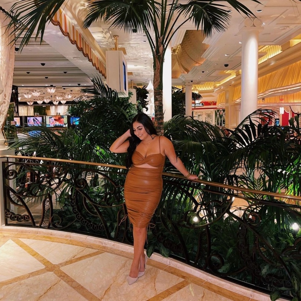 FASHION NOVA DRESS - Picture 2 of 3